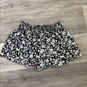 black daisy shorts